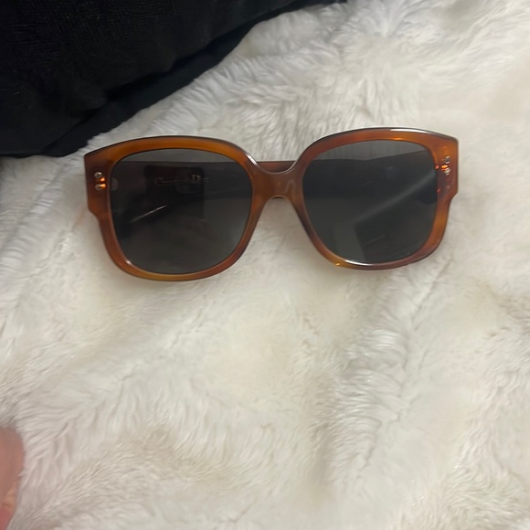 ❌Lady  Dior Sunglasses 🕶️❌sold❌ - Picture 3 of 11